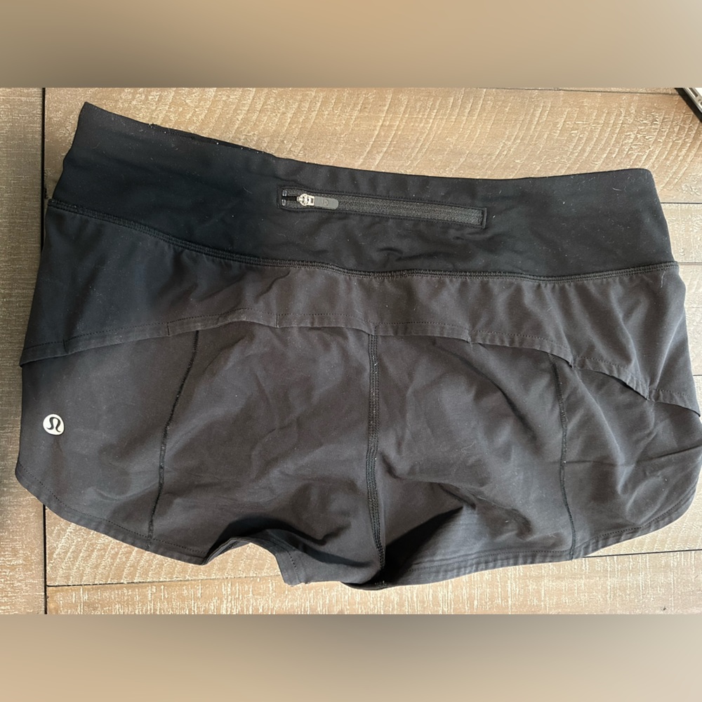Speed Up Low Rise Lined LuluLemon shorts 2.5 Inches